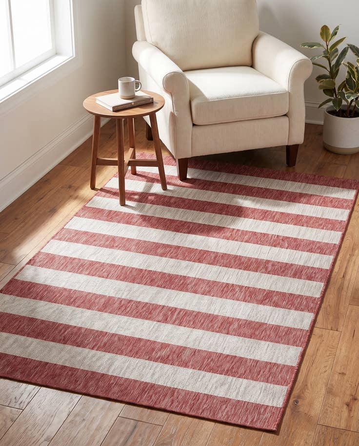 Detail image of 4' x 6' Easy-Clean Ribbon Indoor / Outdoor Rug