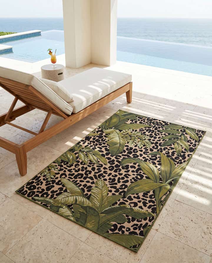 3' 3 x 5' 3 Easy-Clean Botanical Indoor / Outdoor Rug