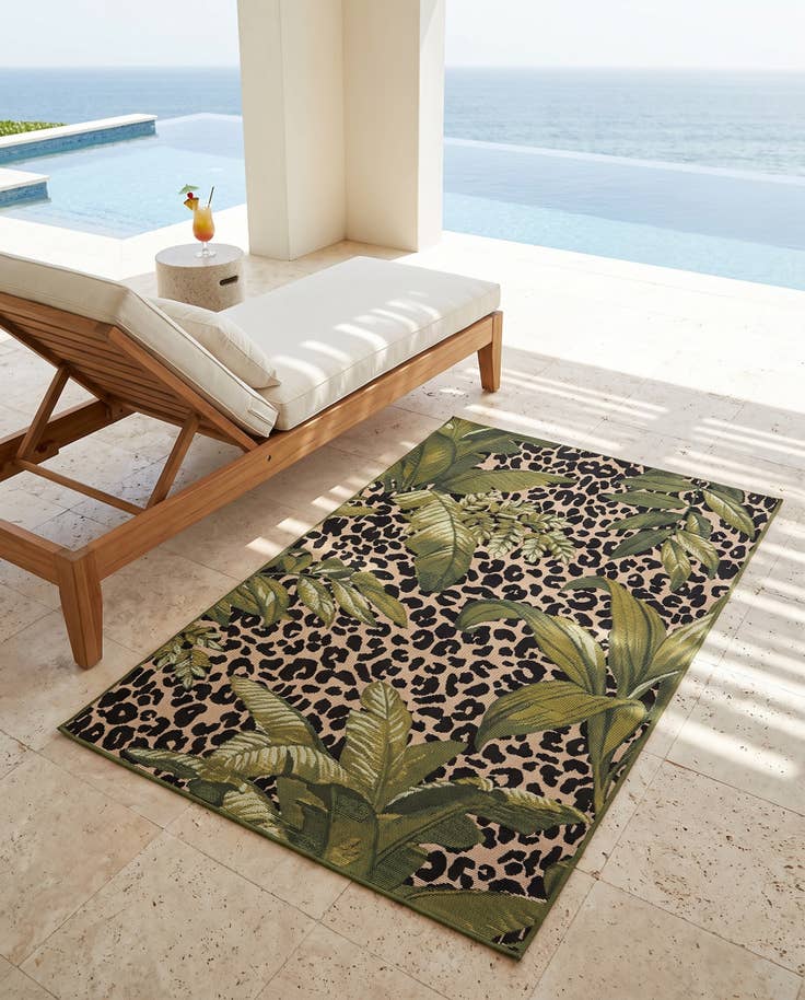 Detail image of 3' 3 x 5' 3 Easy-Clean Botanical Indoor / Outdoor Rug