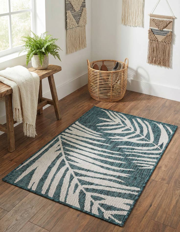 Detail image of 2' x 3'  Washable Botanical Indoor / Outdoor Rug