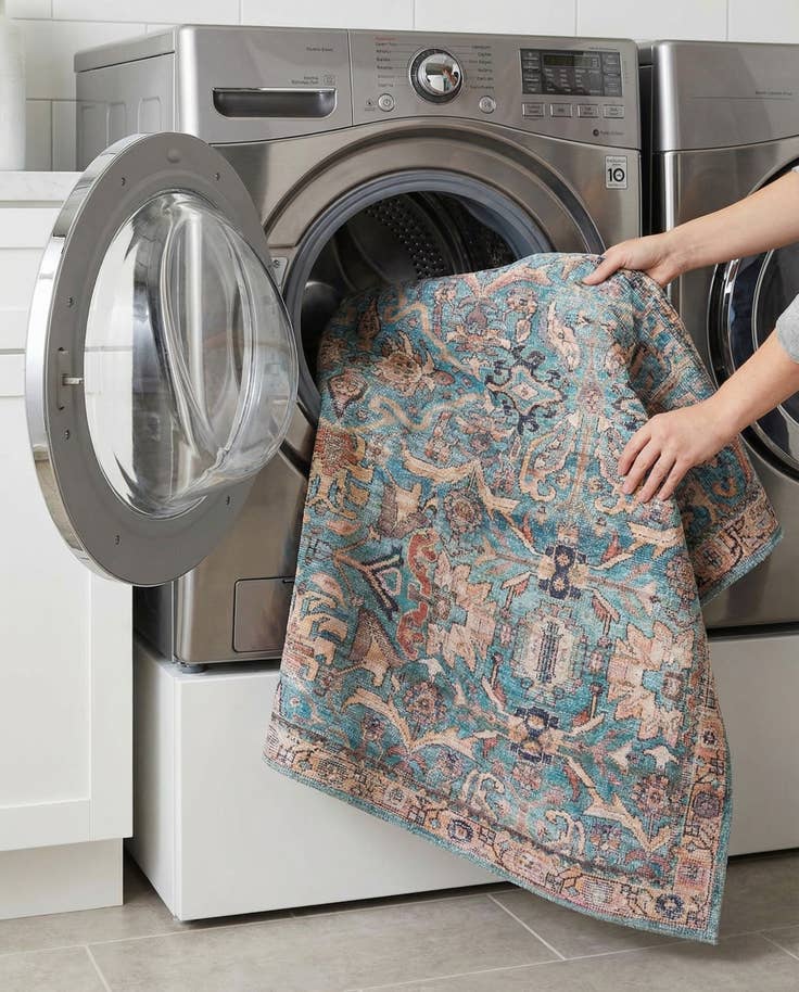 Detail image of 7' 3 x 7' 3 Washable Nostalgia Square Rug