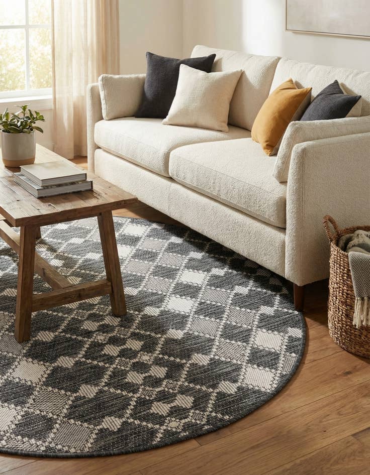 Detail image of 4' x 4'  Washable Trellis Indoor / Outdoor Round Rug
