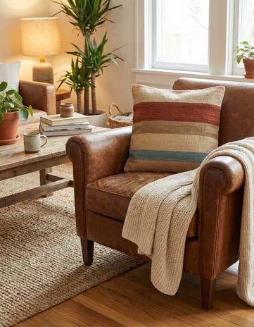 1' 4 x 1' 6 Hand Woven Pillow Wool Square Rug