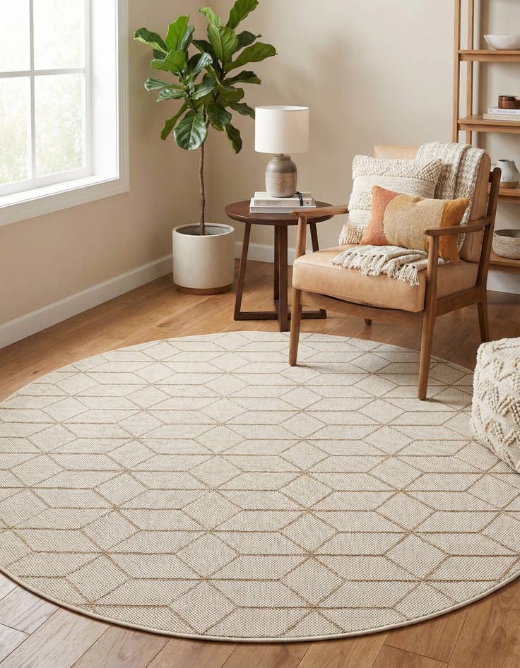 Detail image of  7' 10 x 7' 10  Washable Lattice Indoor / Outdoor Round Rug