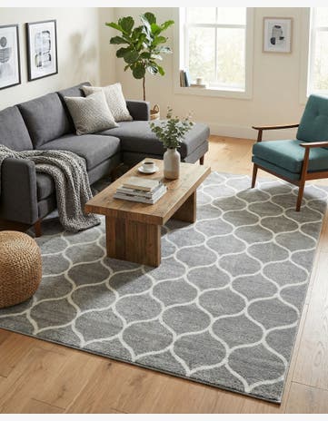 Light Gray Lattice Frieze Rug