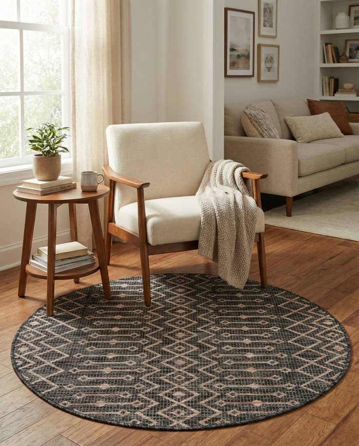 Detail image of 4' x 4' Easy-Clean Lattice Indoor / Outdoor Round Rug
