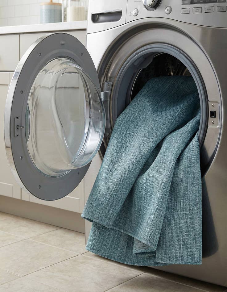 Detail image of  7' x 10'  Washable Solid Indoor / Outdoor Rug