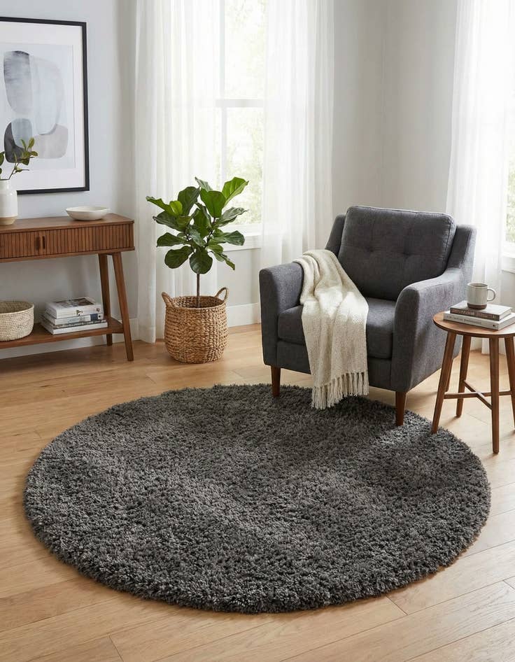 Detail image of 5' 3 x 5' 3 Marilyn Monroe™ Shag Round Rug