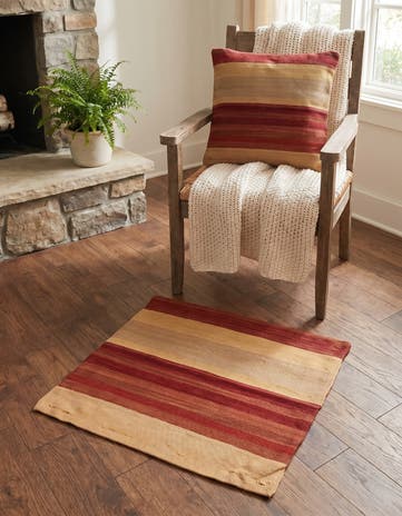 2' 5 x 2' 5 Hand Woven Pillow Wool Square Rug
