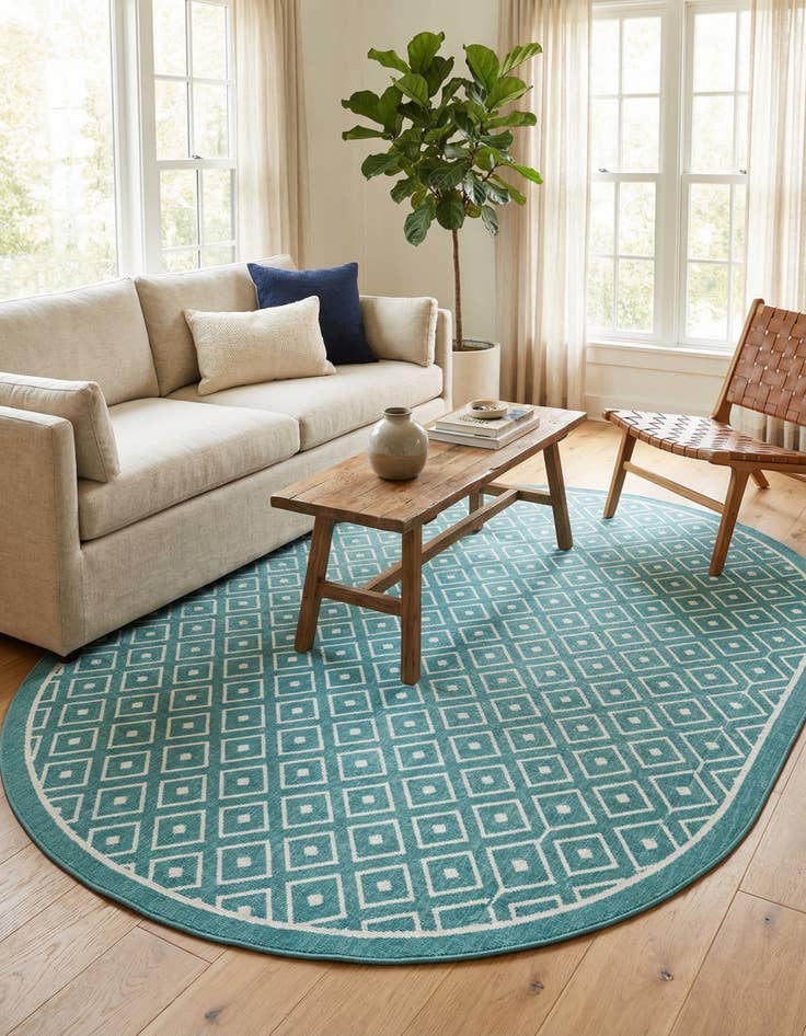 Detail image of  7' 10 x 10'  Washable Lattice Indoor / Outdoor Oval Rug