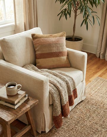 1' 5 x 1' 7 Hand Woven Pillow Wool Square Rug