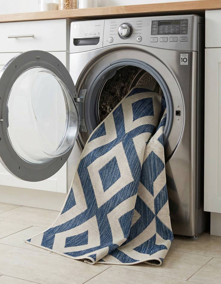 Detail image of 5' 3 x 8'  Washable Jill Zarin Napa Indoor / Outdoor Rug