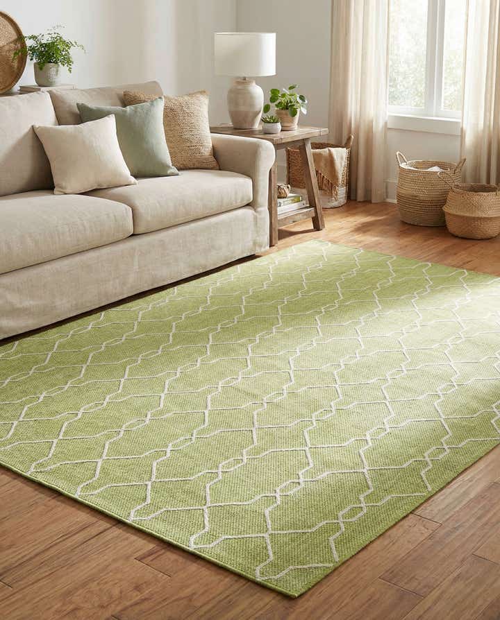 7' 10 x 11' Easy-Clean Lattice Indoor / Outdoor Rug