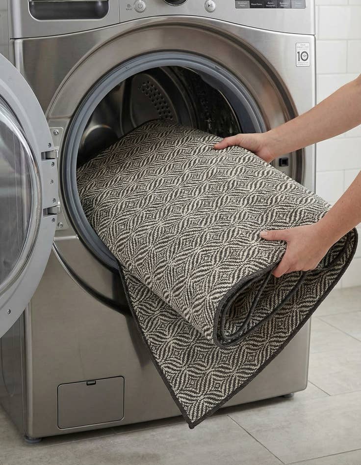 Detail image of 7' 10 x 7' 10  Washable Trellis Indoor / Outdoor Square Rug