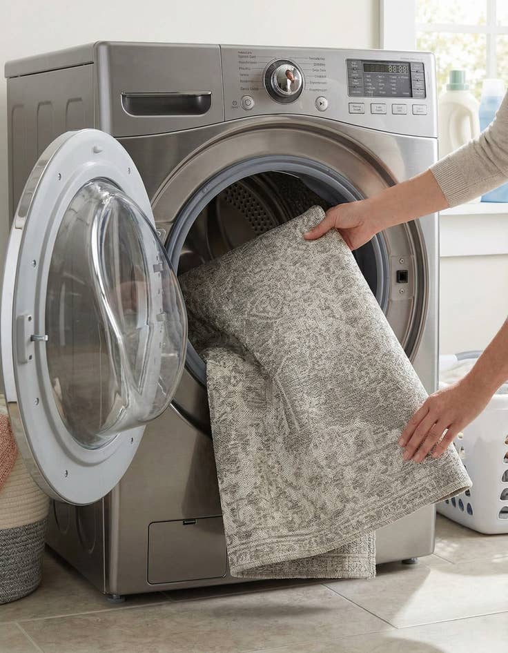 Detail image of 5' 3 x 8'  Washable Jill Zarin Dubai Indoor / Outdoor Oval Rug