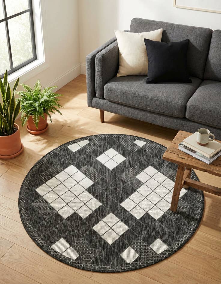 Detail image of 4' x 4'  Washable Modern Indoor / Outdoor Round Rug