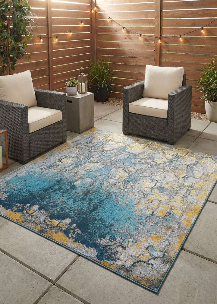 7' 10 x 7' 10 Easy-Clean Modern Indoor / Outdoor Square Rug