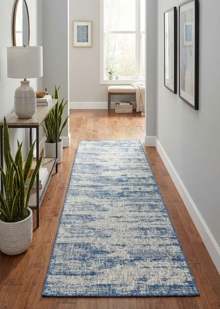 2' 7 x 10' Easy-Clean Modern Indoor / Outdoor Runner Rug