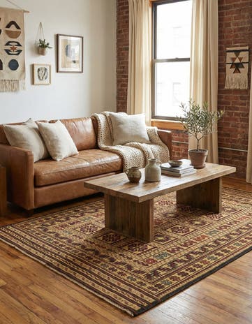 3' 11 x 6' 8 Hand Knotted Sumak Wool Rug