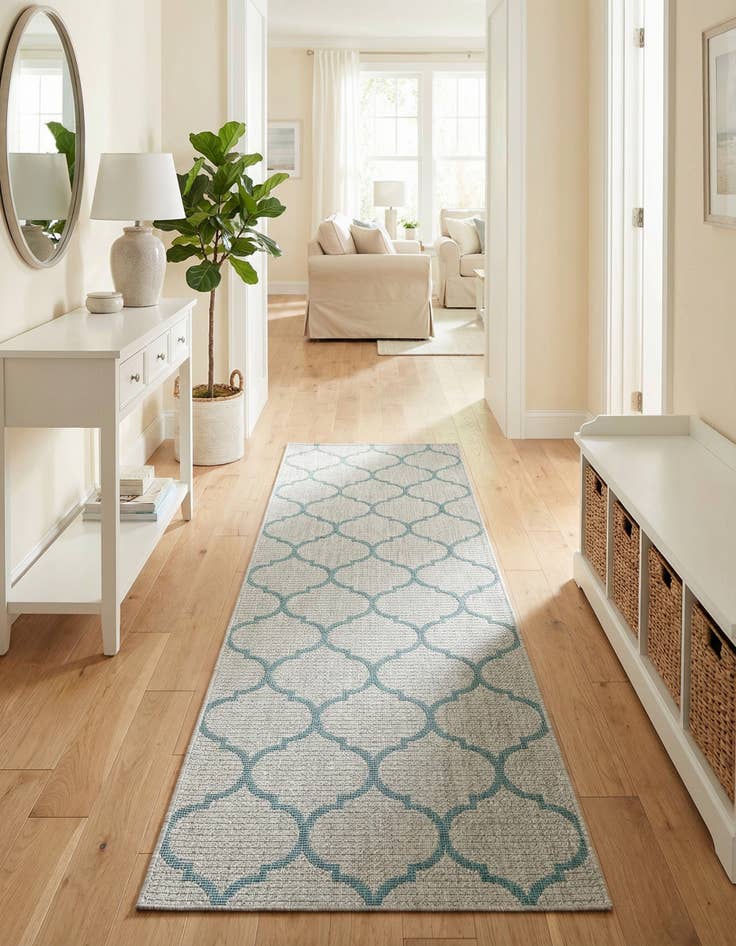 Detail image of 2' 7 x 10' Easy-Clean Trellis Indoor / Outdoor Runner Rug