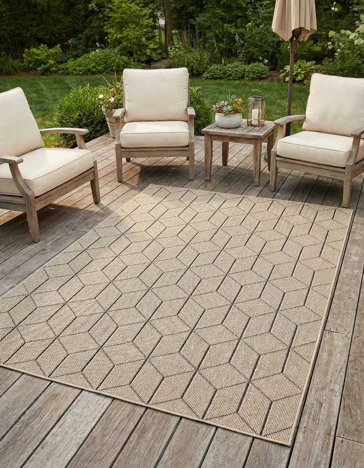 Detail image of 6' 1 x 9' Easy-Clean Trellis Indoor / Outdoor Rug