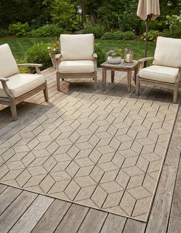 6' 1 x 9' Easy-Clean Lattice Indoor / Outdoor Rug