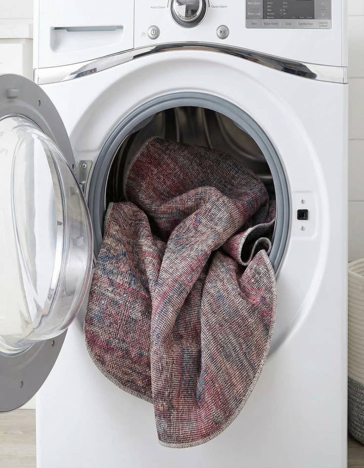 Detail image of 3' 3 x 3' 3  Washable Sisu Round Rug