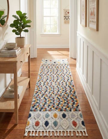 2' 7 x 10' Cherokee Runner Rug
