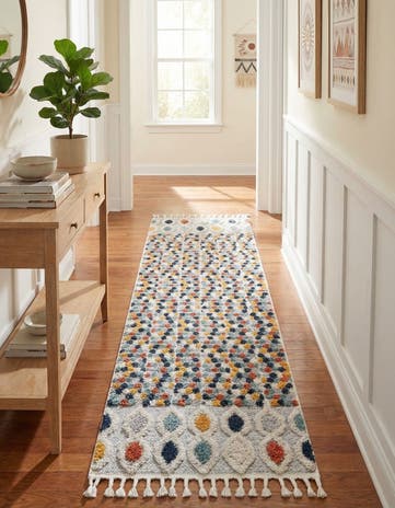 2' 7 x 10' Cherokee Runner Rug