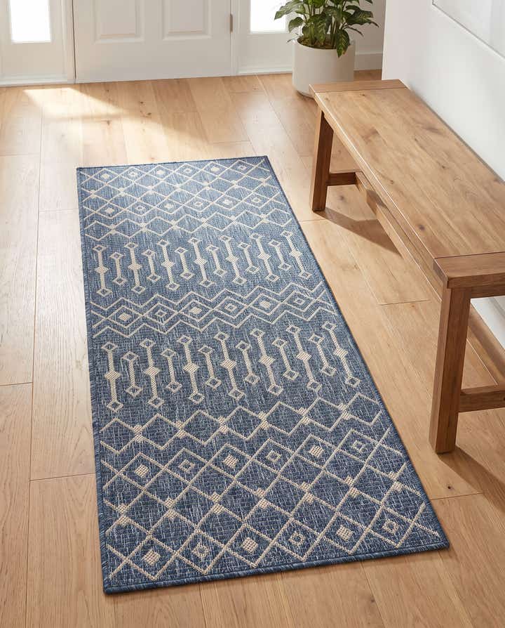 2' x 5' Easy-Clean Trellis Indoor / Outdoor Runner Rug