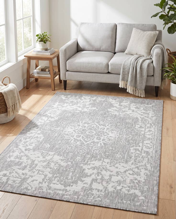 Detail image of 4' x 6' Easy-Clean Jill Zarin Dubai Indoor / Outdoor Rug
