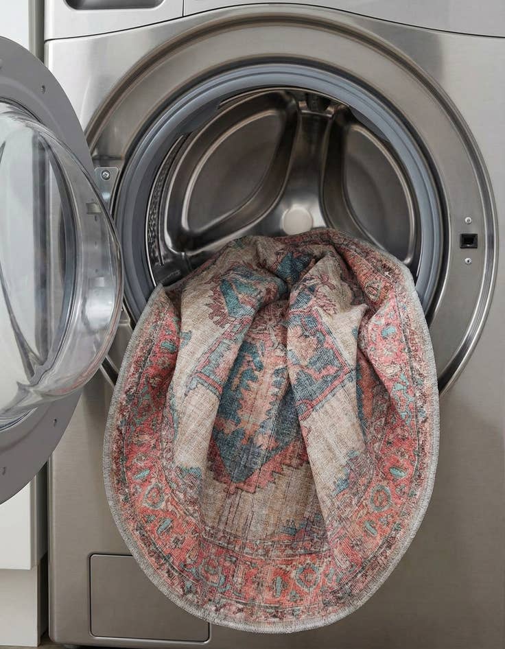 Detail image of 4' x 4'  Washable Nostalgia Round Rug