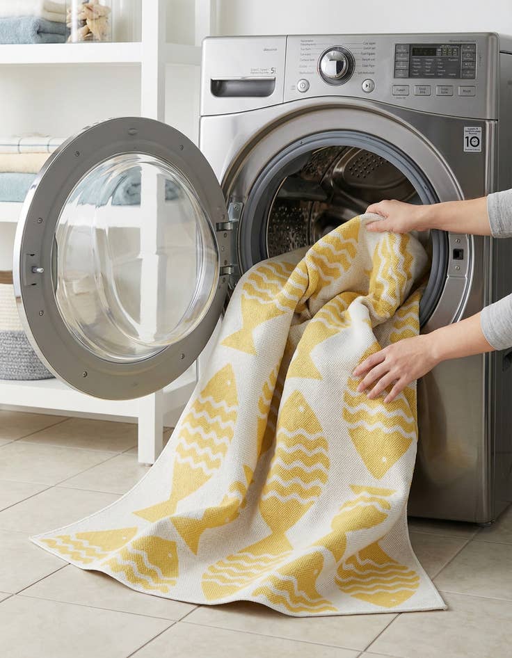 Detail image of 5' 3 x 8'  Washable Coastal Indoor / Outdoor Rug