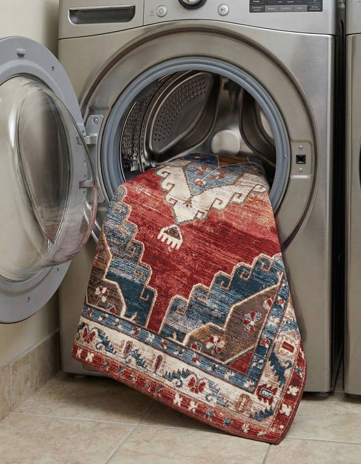 Detail image of 6' x 9'  Washable Traditional Indoor / Outdoor Rug