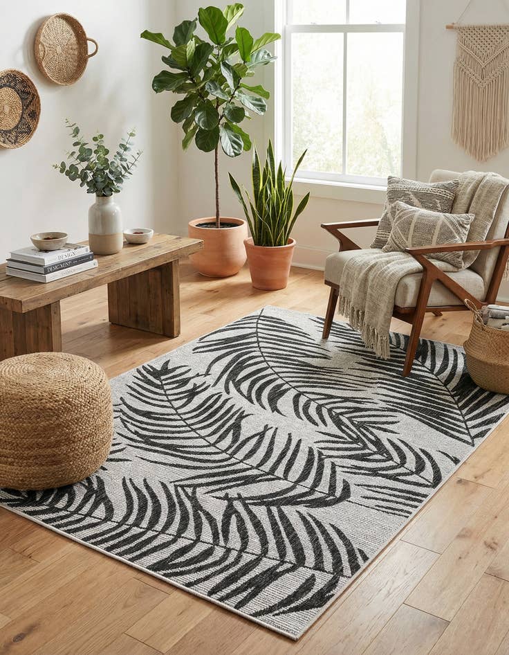 Detail image of 4' x 6'  Washable Botanical Indoor / Outdoor Rug