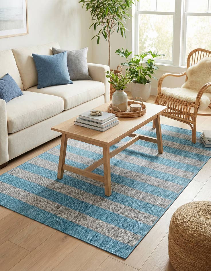 Detail image of 4' x 6' Easy-Clean Striped Indoor / Outdoor Rug