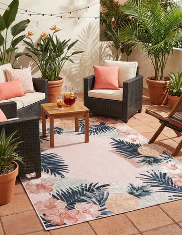 6' 4 x 9' Easy-Clean Botanical Indoor / Outdoor Rug