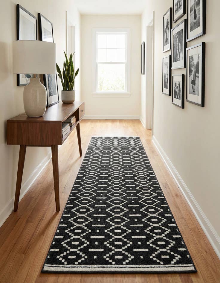 Detail image of 2' 7 x 12' Oslo Runner Rug