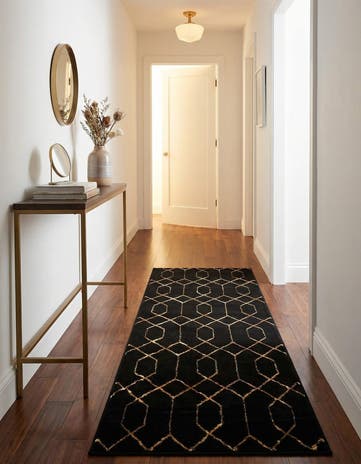 2' x 5' Marilyn Monroe™ Glam Trellis Runner Rug