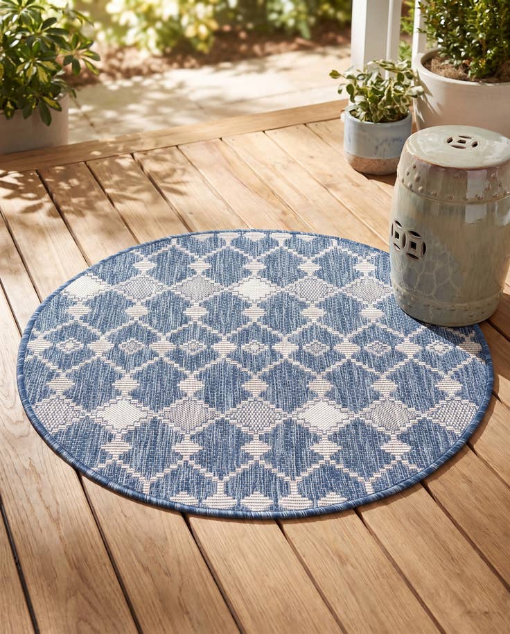 Detail image of 3' x 3' Easy-Clean Trellis Indoor / Outdoor Round Rug