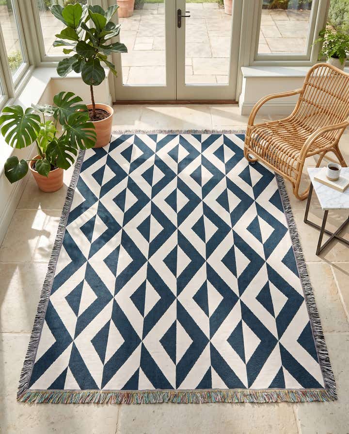 125cm x 185cm Throw Blanket