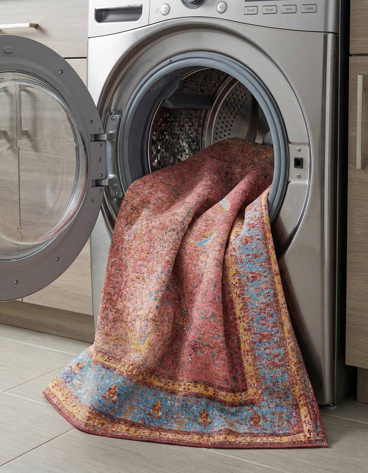 Detail image of  7' 10 x 10'  Washable Traditional Indoor / Outdoor Rug