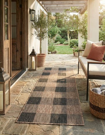 2' x 6' Easy-Clean Checkered Indoor / Outdoor Runner Rug