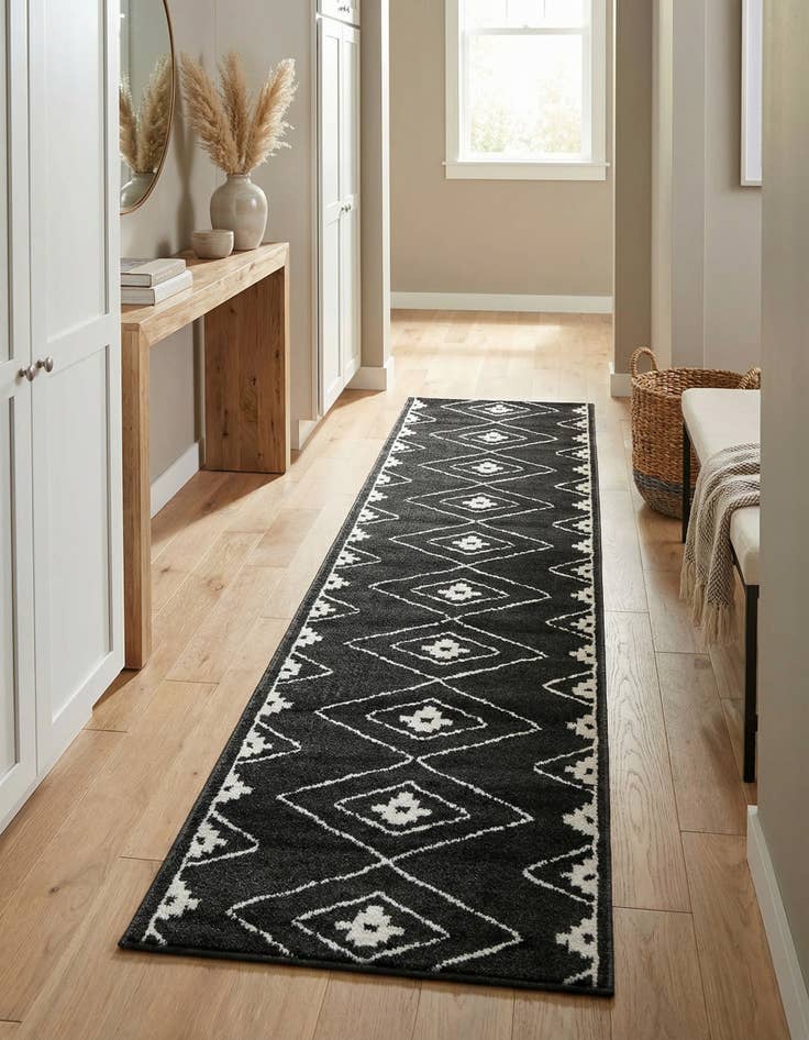 Detail image of  2' 7 x 10' Oslo Runner Rug