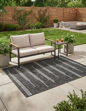 4' x 6' Easy-Clean Modern Indoor / Outdoor Rug