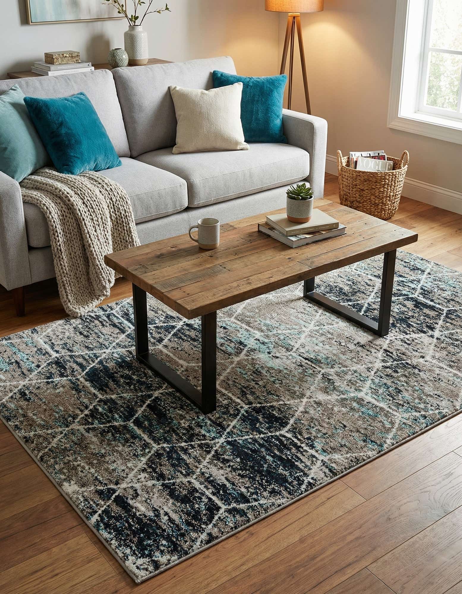 4' x 6' Lattice Frieze Rug
