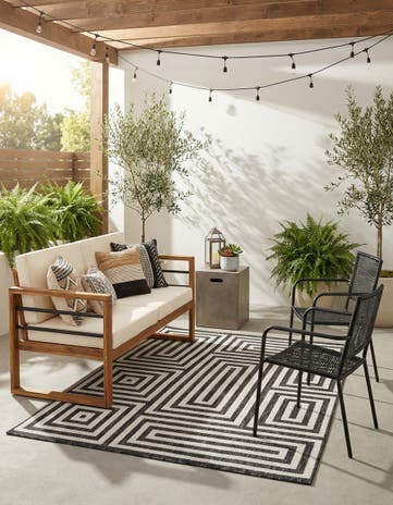 Black and White Easy-Clean Modern Indoor / Outdoor Rug