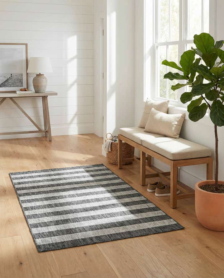 4' x 6' Easy-Clean Ribbon Indoor / Outdoor Rug