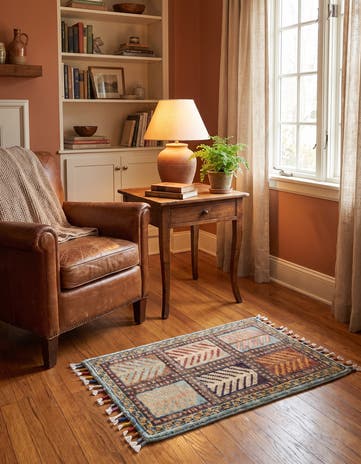 1' 4 x 2' Hand Knotted Ziegler Rug