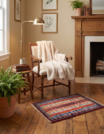 1' 4 x 2' Hand Knotted Ziegler Rug